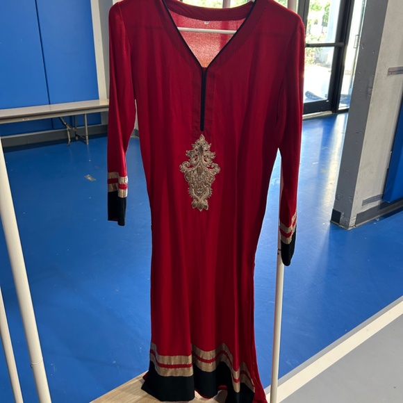 Indian Salwar Kameez - Picture 10 of 11